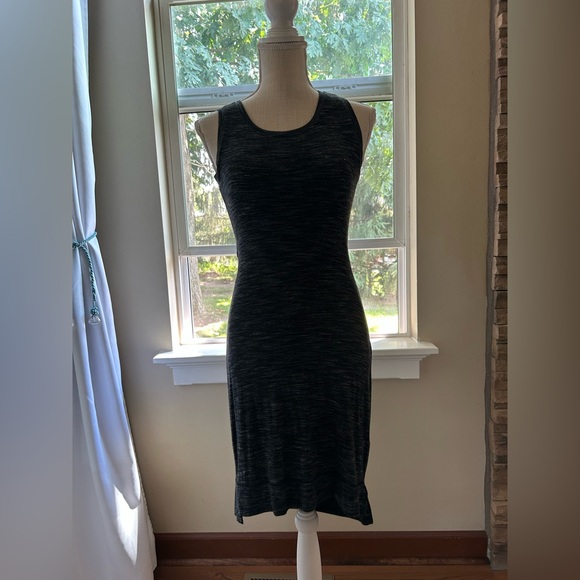 Dakini Dresses & Skirts - Dakini Heather Black Sheath Midi Dress W/Cutout Detail Size XS🖤